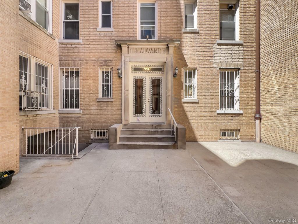 848 43rd Street 22, Brooklyn, NY 11232