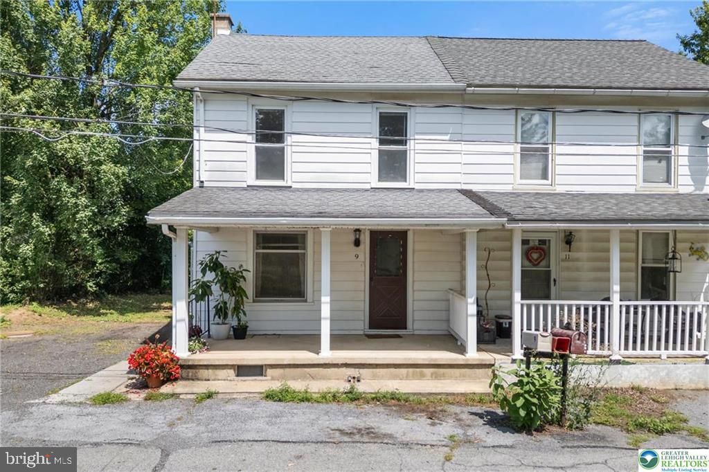 9 JEFFERSON ST, Mertztown, PA 19539