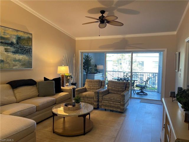 7046 Barrington CIR # 202, Naples, FL 34108