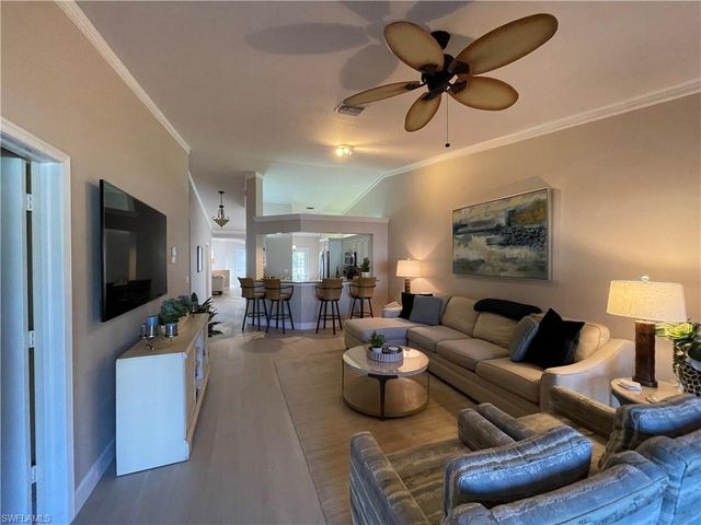 7046 Barrington CIR # 202, Naples, FL 34108