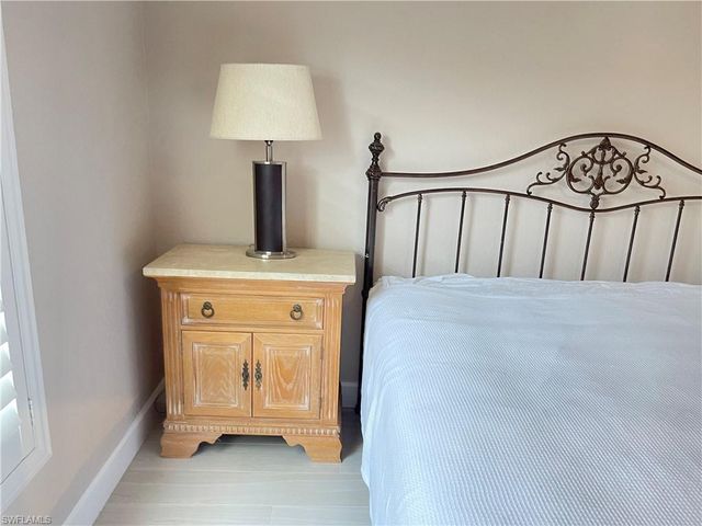 7046 Barrington CIR # 202, Naples, FL 34108