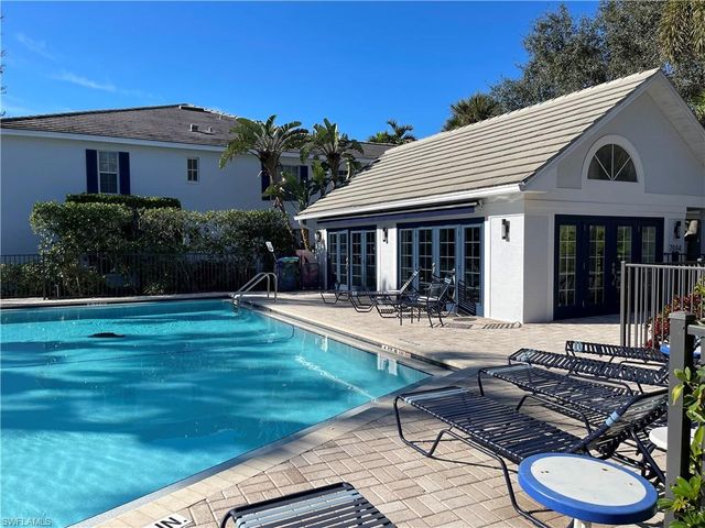 7046 Barrington CIR # 202, Naples, FL 34108