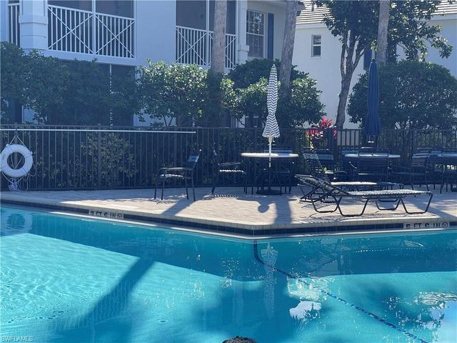 7046 Barrington CIR # 202, Naples, FL 34108