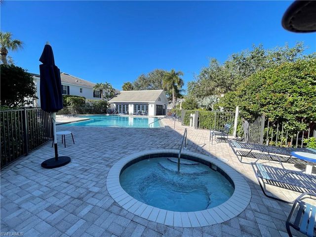 7046 Barrington CIR # 202, Naples, FL 34108