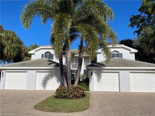 7046 Barrington CIR # 202, Naples, FL 34108