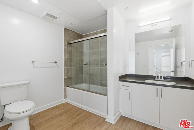 11408 W Sarah Street 303, Studio City, CA 91602