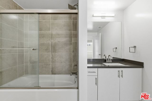 11408 W Sarah Street 303, Studio City, CA 91602