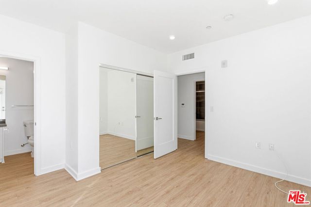 11408 W Sarah Street 303, Studio City, CA 91602