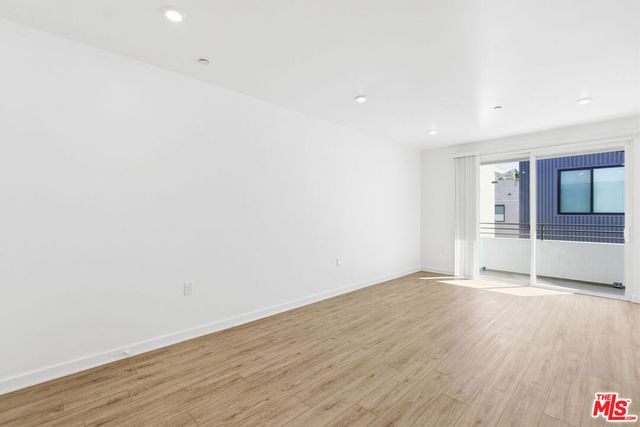 11408 W Sarah Street 303, Studio City, CA 91602