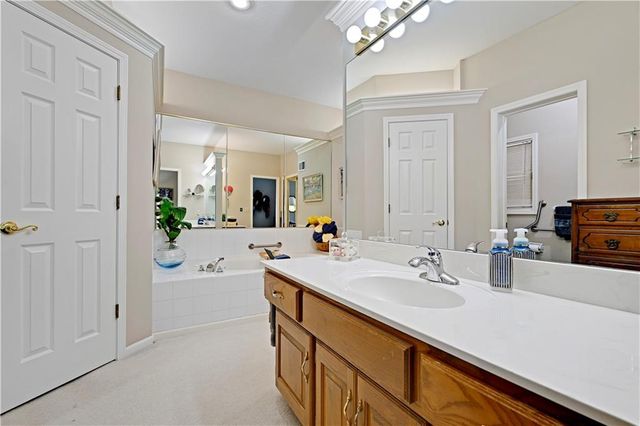 3204 W 129th Street, Leawood, KS 66209