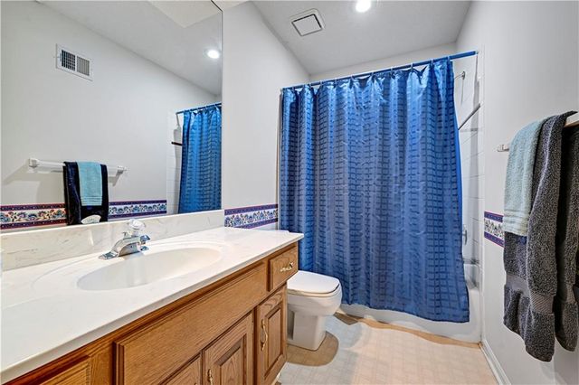 3204 W 129th Street, Leawood, KS 66209