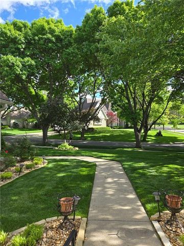 3204 W 129th Street, Leawood, KS 66209