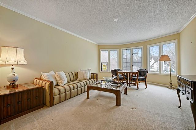 3204 W 129th Street, Leawood, KS 66209