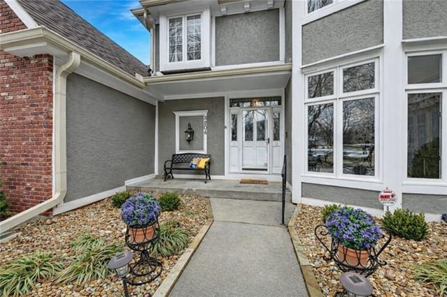3204 W 129th Street, Leawood, KS 66209