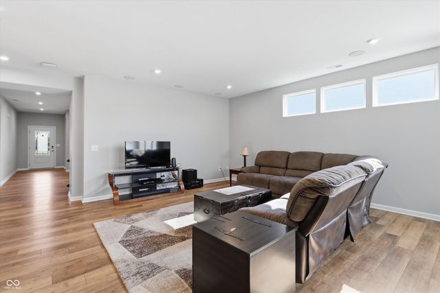 5807 Walkabout Way, Brownsburg, IN 46112