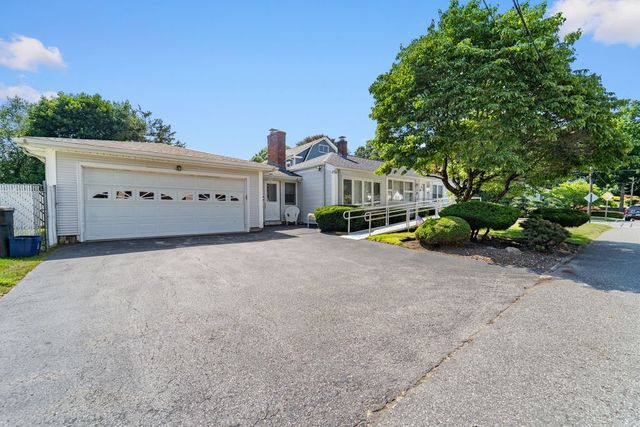 11 Hemlock Drive, Johnston, RI 02919