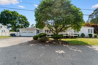 11 Hemlock Drive, Johnston, RI 02919