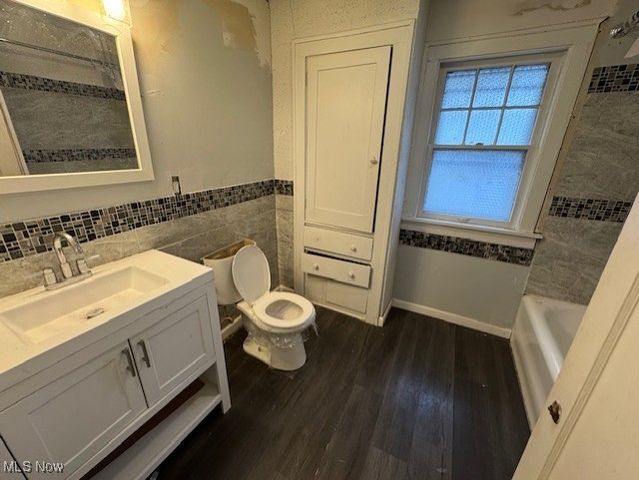 888 Roanoke Road, Cleveland Heights, OH 44121