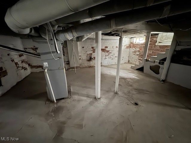 888 Roanoke Road, Cleveland Heights, OH 44121