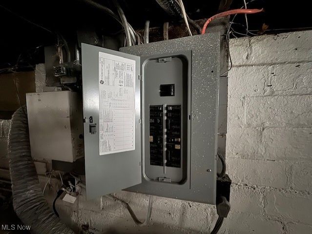 888 Roanoke Road, Cleveland Heights, OH 44121