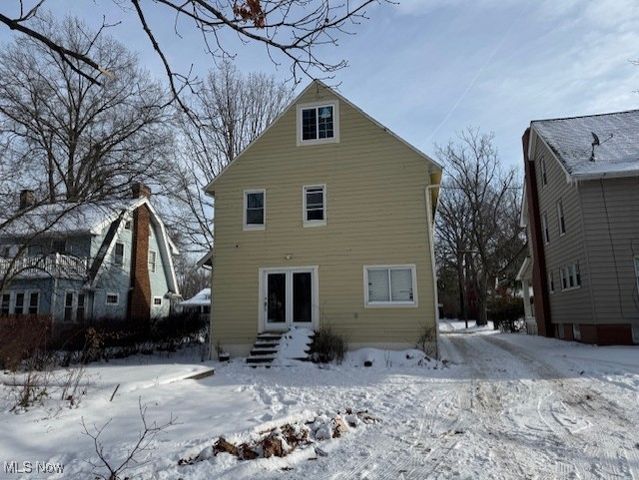 888 Roanoke Road, Cleveland Heights, OH 44121