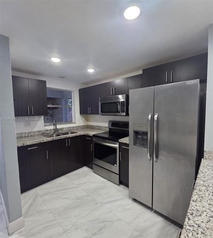4241 W 10th Ln 7, Hialeah, FL 33012