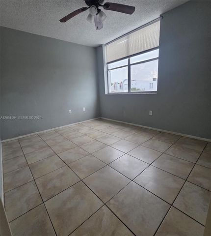 4241 W 10th Ln 7, Hialeah, FL 33012