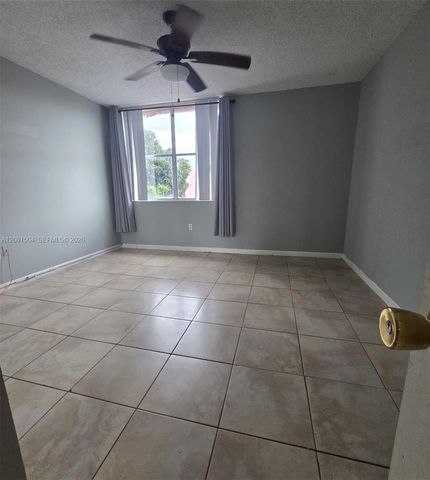 4241 W 10th Ln 7, Hialeah, FL 33012