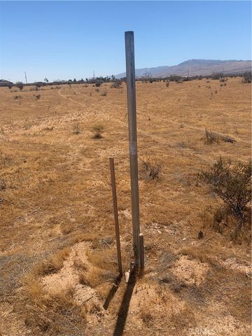 23421 Colony Road, Apple Valley, CA 92308