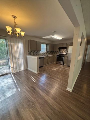 1000 Fox Valley Trail, Stone Mountain, GA 30088