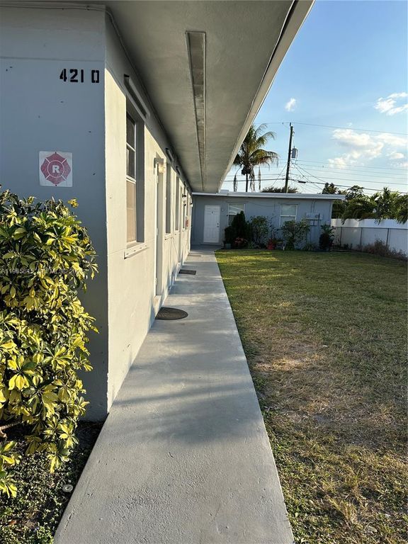 4210 SW 25th St 1, West Park, FL 33023