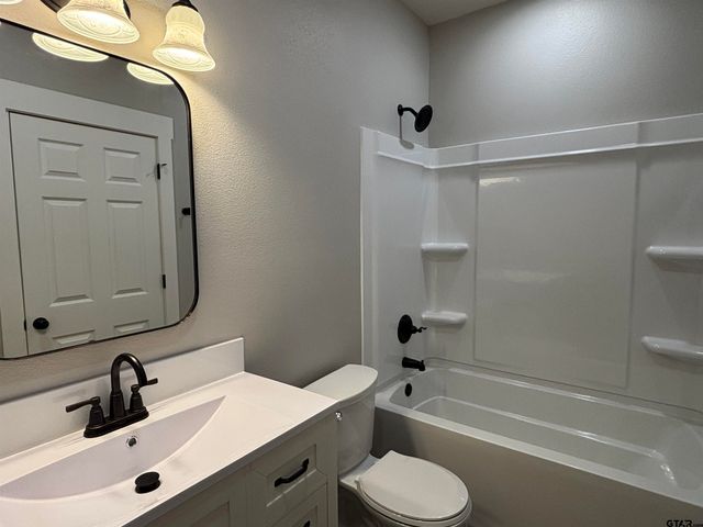 329 CR 2317, Mineola, TX 75773