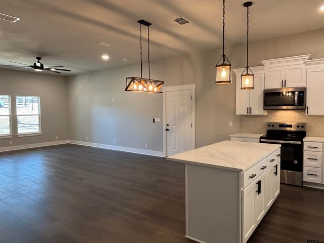 329 CR 2317, Mineola, TX 75773