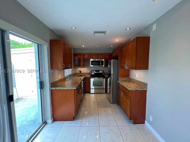 1591 Springside Dr 1591, Weston, FL 33326