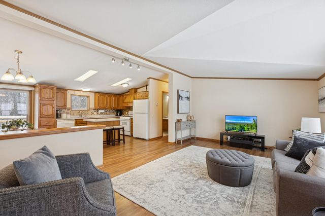 2207 Robin Lane, Buffalo, MN 55313