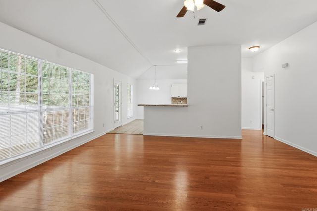 2570 Peabody Drive, Conway, AR 72032