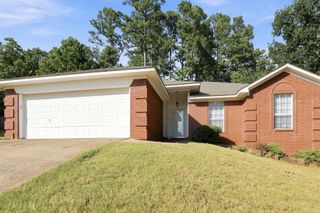 2570 Peabody Drive, Conway, AR 72032
