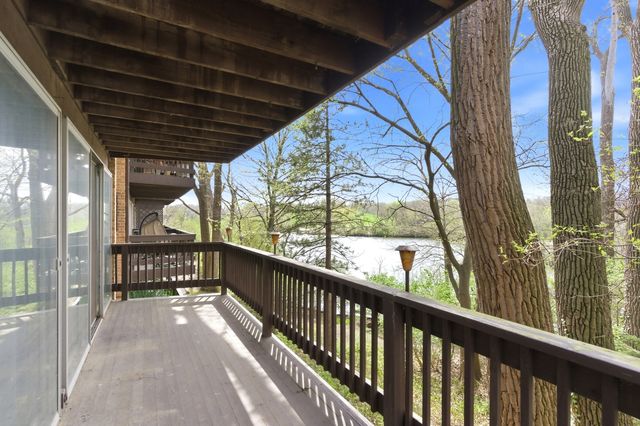 5511 E Lake Drive D, Lisle, IL 60532