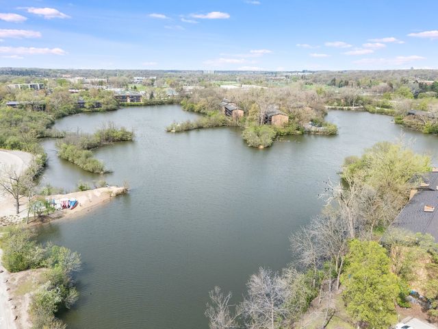 5511 E Lake Drive D, Lisle, IL 60532