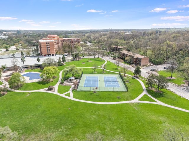 5511 E Lake Drive D, Lisle, IL 60532