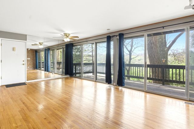 5511 E Lake Drive D, Lisle, IL 60532