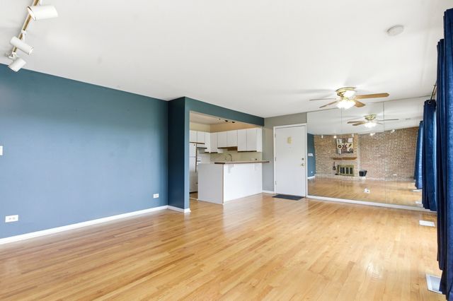 5511 E Lake Drive D, Lisle, IL 60532