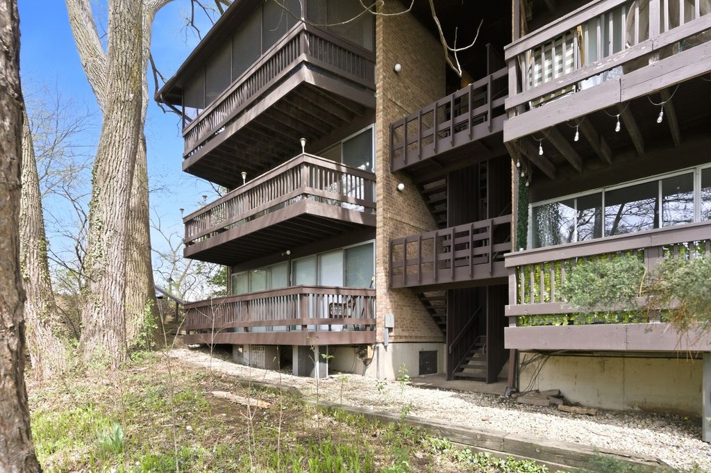 5511 E Lake Drive D, Lisle, IL 60532
