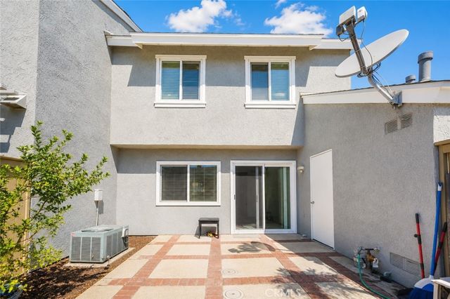 47 Fox 27, Irvine, CA 92614