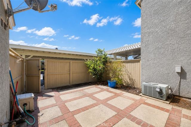 47 Fox 27, Irvine, CA 92614