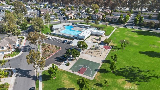 47 Fox 27, Irvine, CA 92614