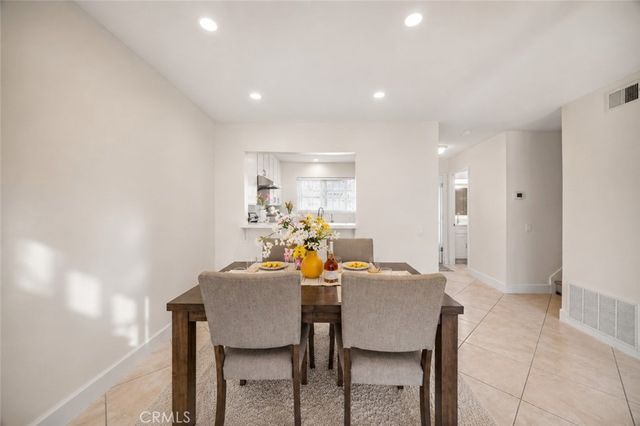 47 Fox 27, Irvine, CA 92614