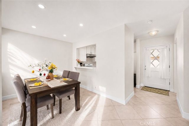 47 Fox 27, Irvine, CA 92614