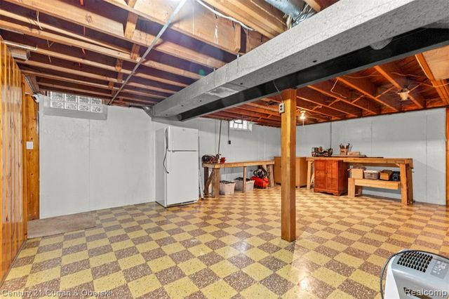 9768 Seavitt Drive, Allen Park, MI 48101