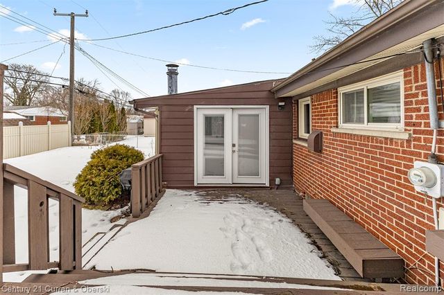 9768 Seavitt Drive, Allen Park, MI 48101